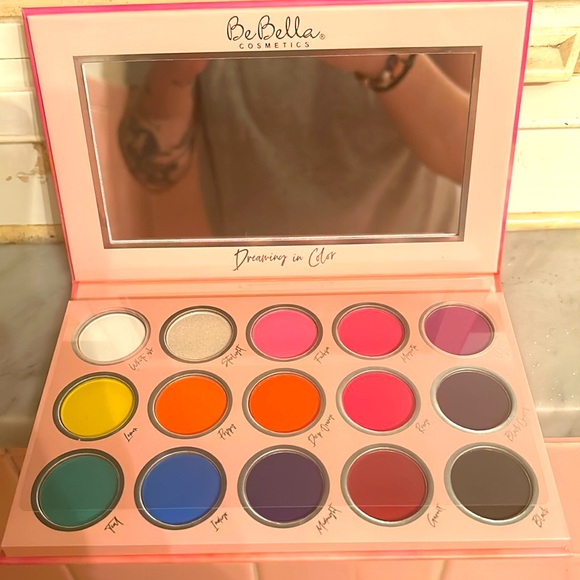 Dreaming in color makeup beautiful colors brand new only opened to show colors - Picture 2 of 3